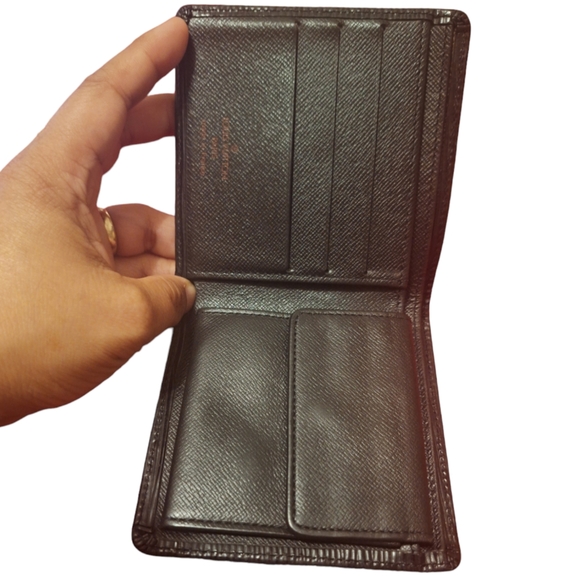 BLACK LV Epi Wallet for men - Picture 4 of 7